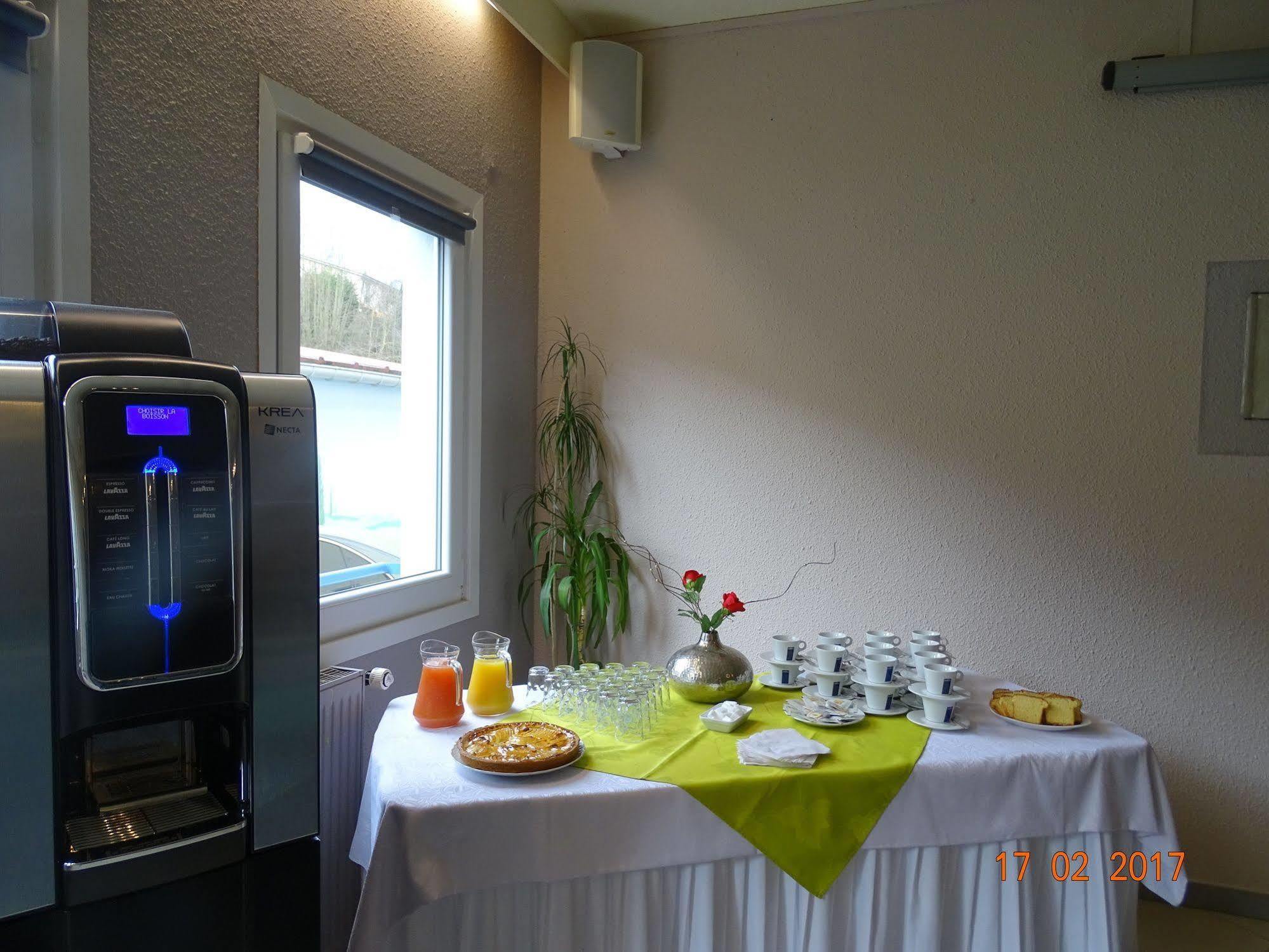 Hotel Aster Restaurant Aux Arcades Briey Exterior foto